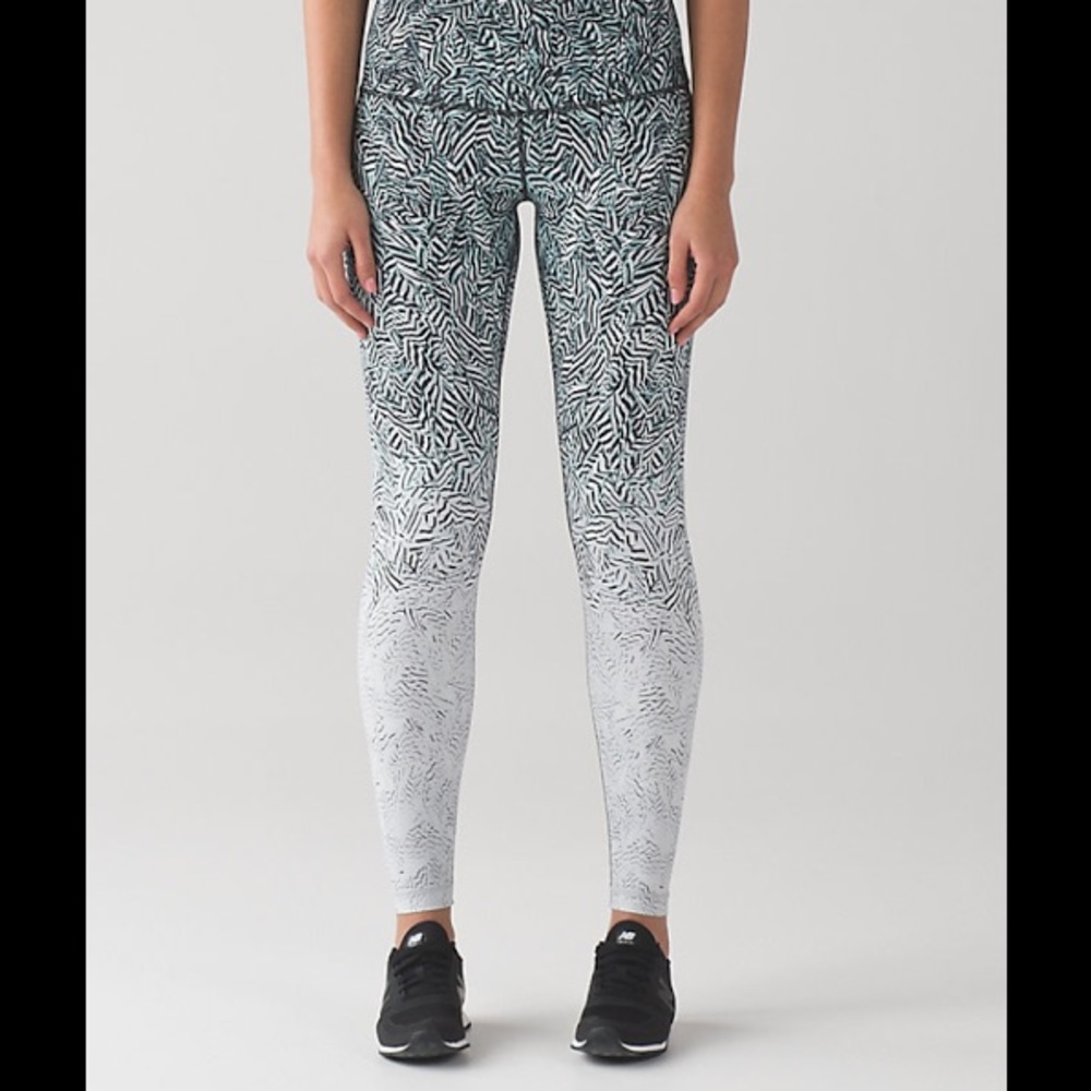 Lululemon wunder under dazzle nulux size 2 - Picture 2 of 11